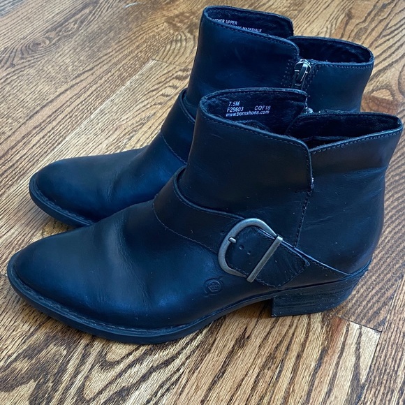 Black leather Born ankle boots, size 7.5. Excellent, barely worn condition. - Picture 3 of 12